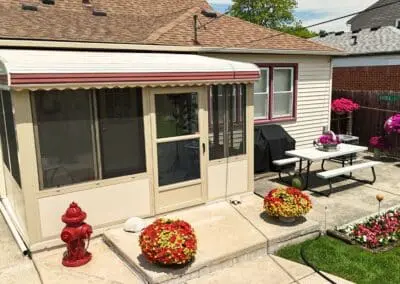 Wayne Craft Sunrooms, Strong aluminum sunrooms and awnings in Michigan